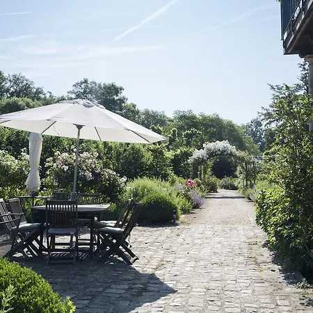 Bed & Breakfast Charmilles Des Cordeliers 3*